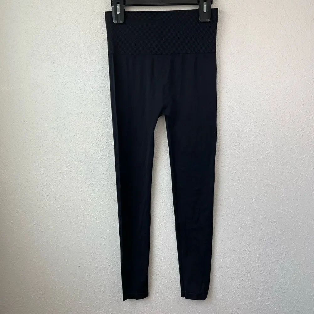Zenana Outfitters Black Stretch Leggings Size L/XL EUC